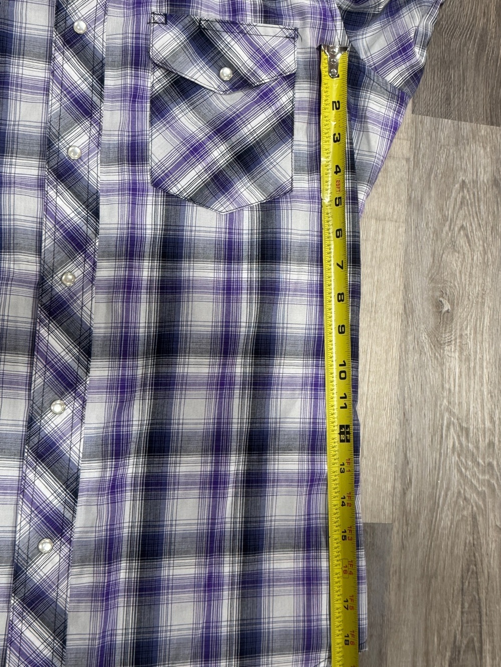 Vtg Wrangler Purple and White Plaid Short Sleeve Button-Down Shirt - Picture 5 of 8